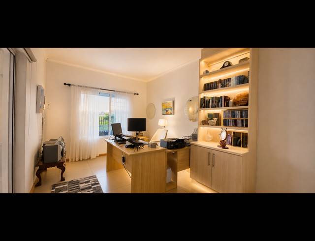 4 BEDROOM HOUSE FOR SALE IN COUNTRY CLUB